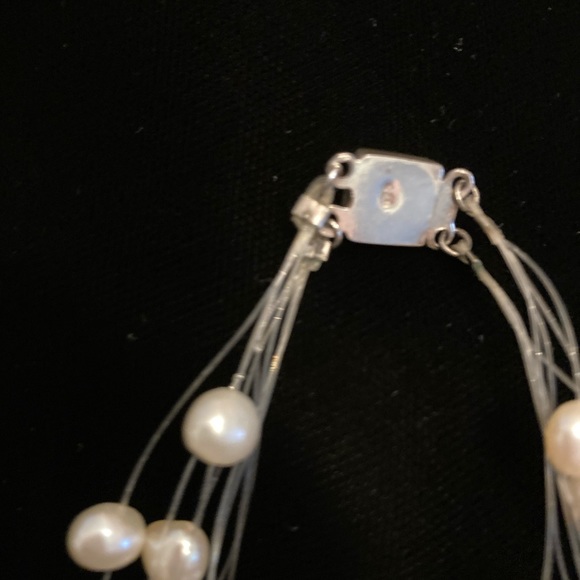 Freshwater pearl floating necklace. - Picture 4 of 4